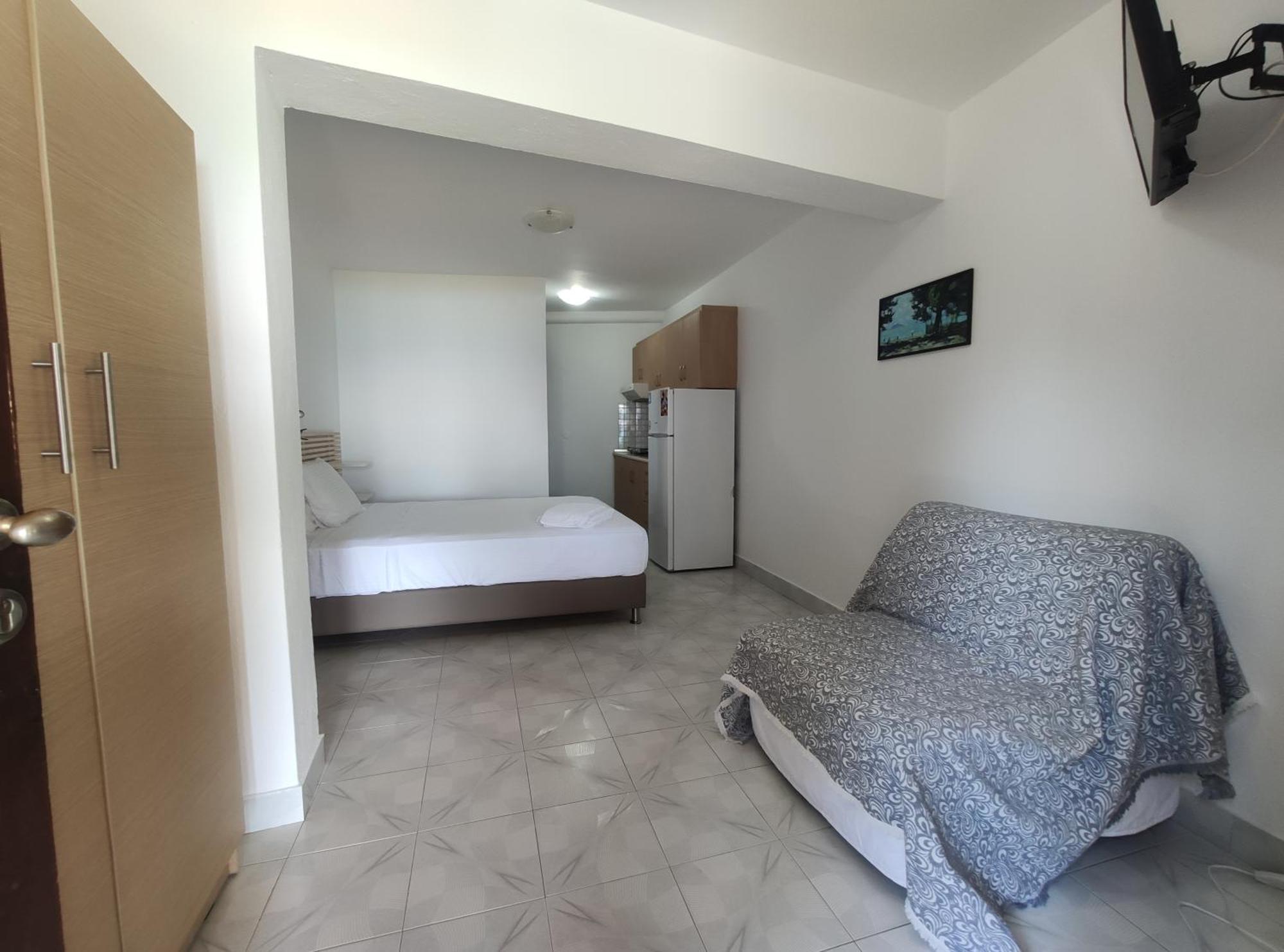 Apartment Thin Alos