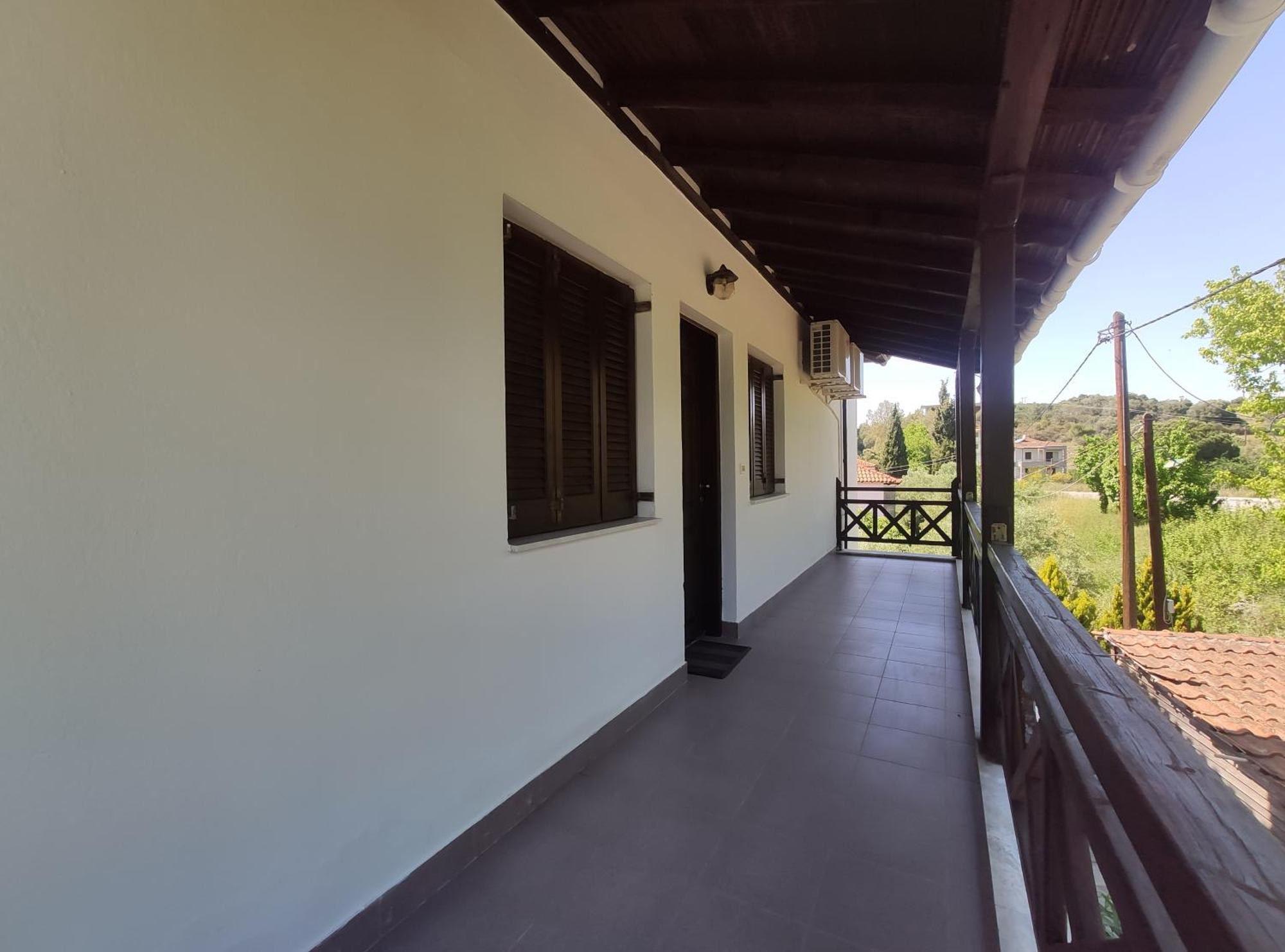 Thin Alos Apartment